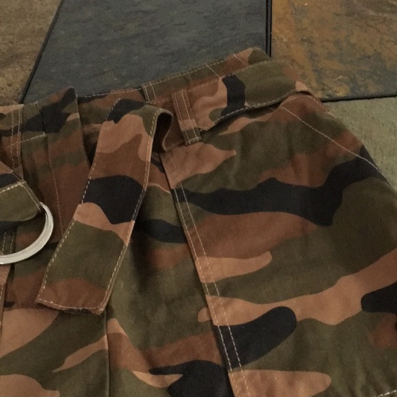H&M Divided, camouflage skirt size 2 - Picture 4 of 9